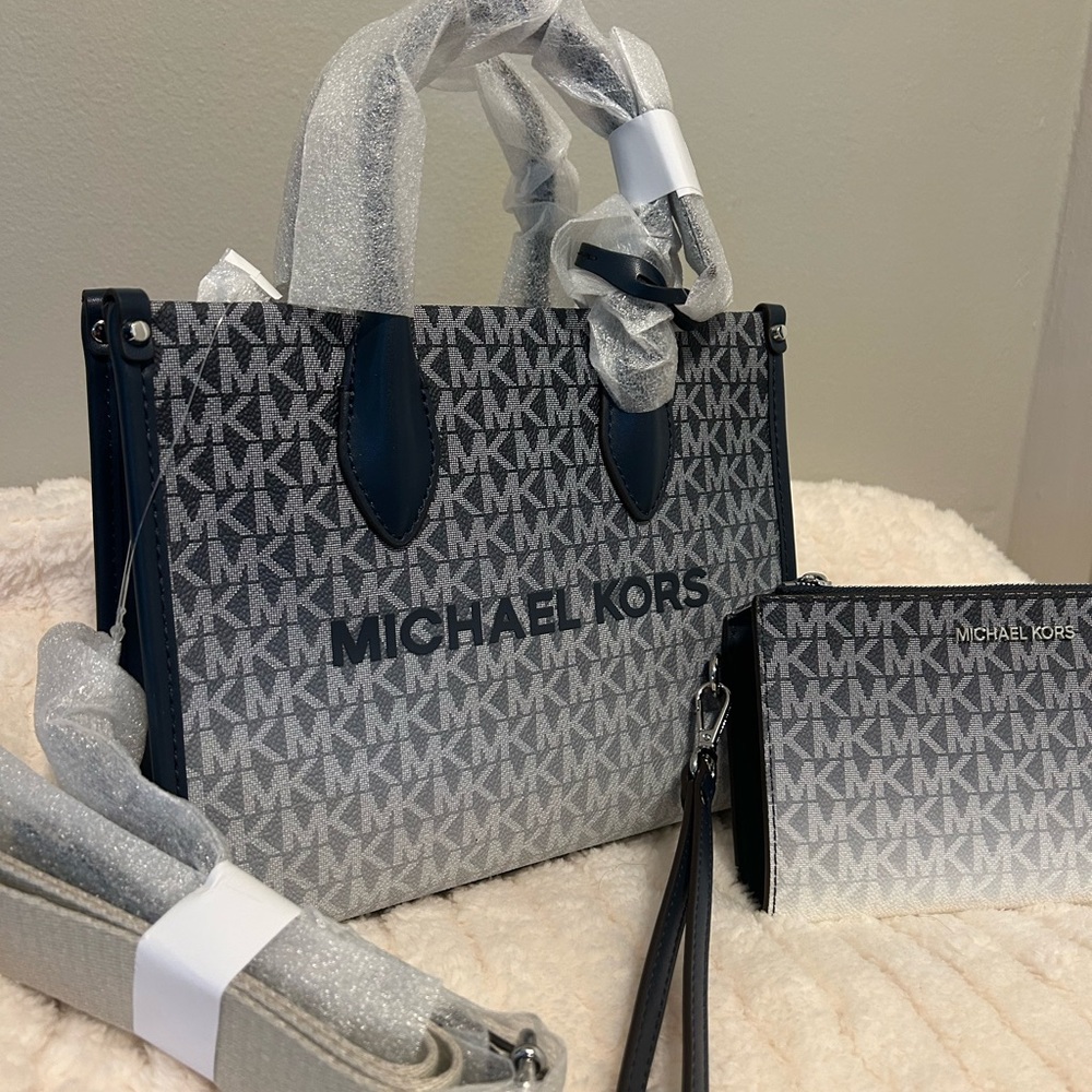 NWT..Michael Kors Mirella Small Ombre’
Signature Logo Crossbody Bag & Wallet - Picture 6 of 13